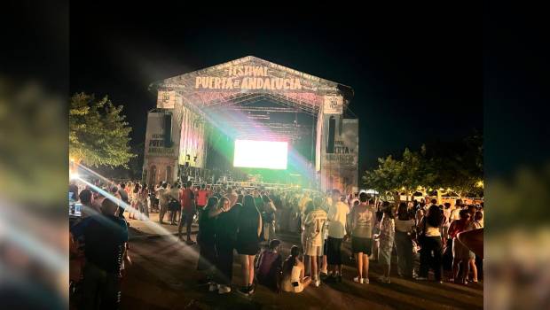 <i>Escenario festival “Puerta de Andalucía”. </i>