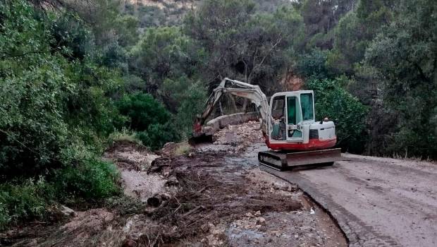 <i>Intervención de urgencia por las tormentas en la Cañada de las Hazadillas. / Ayuntamiento de Jaén.</i>