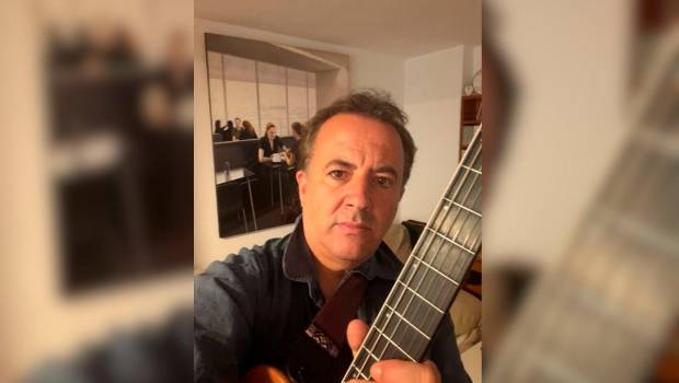<i>El compositor, guitarrista, arreglista y docente jiennense, Juan Erena.</i>