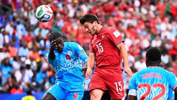 <i>El centrocampista portugués Joao Neves marca un gol con la selección en el Mundial 2026 ante RD Congo.</i>