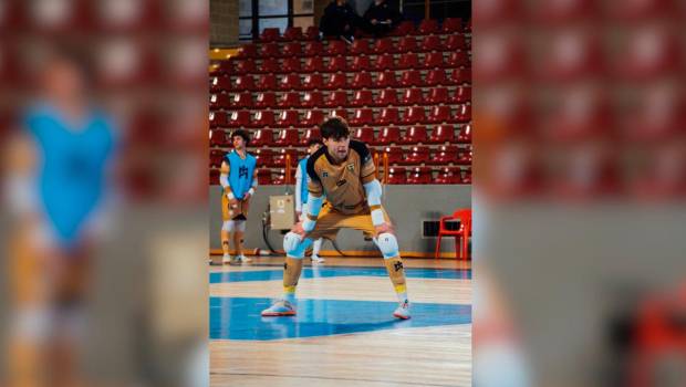 <i>El portero Álvaro Pérez, en un partido con el Córdoba Patrimonio B. / Mengíbar FS.</i>