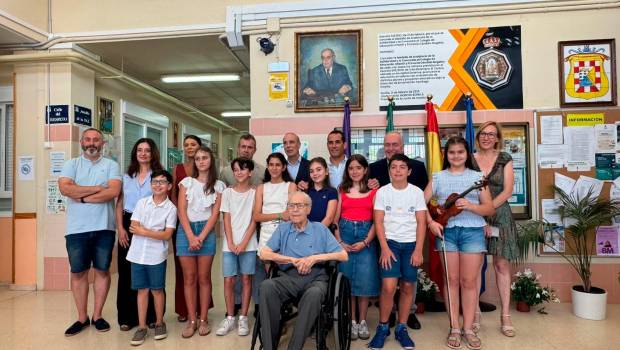 <i>Acto de homenaje a Cándido Nogales. / Ayuntamiento de Jaén.</i>