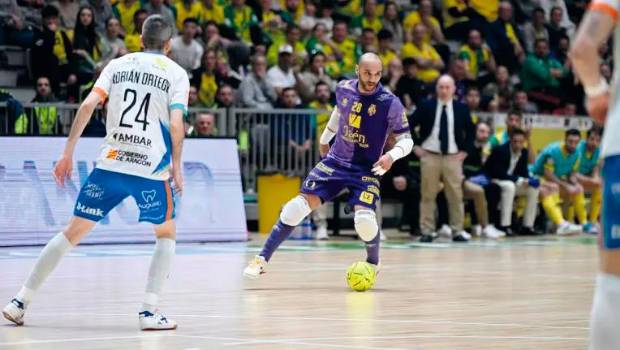 <i>Dudú se incorpora al ataque en un partido disputado en el Olivo Arena. / Jaén FS.</i>