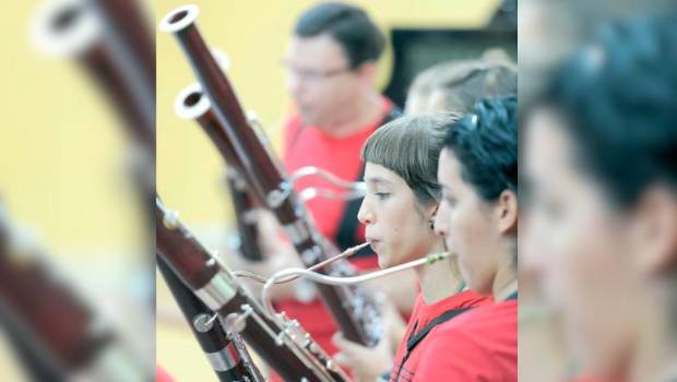 <i>Grupo de personas tocando el fagot. / Archivo histórico de Diario JAÉN. </i>