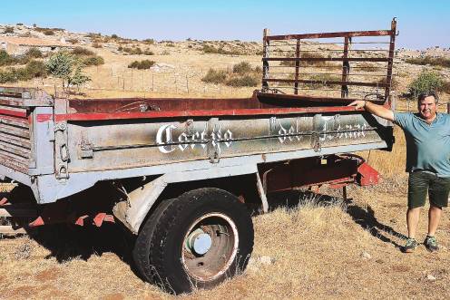 Paco, el camionero que susurraba a las nogueras