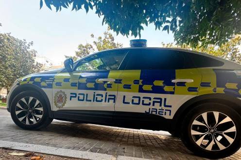 <i>Patrulla de la Policía Local de Jaén. / Ayuntamiento de Jaén. </i>