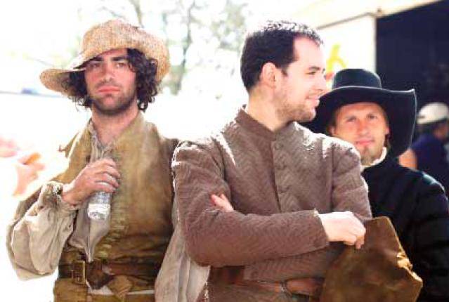 <i>Actores durante el rodaje de la película “El Capitán Alatriste”. / Archivo fotográfico Diario JAÉN.</i>