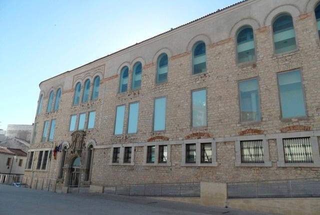 <i>Exterior del albergue juvenil de Jaén, en una imagen de archivo. / Inturjoven. </i>