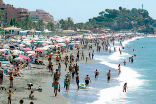 <i>Las playas andaluzas son el principal destino turístico para los jaeneros que salen de vacaciones de verano. / Archivo histórico de Diario JAÉN. </i>