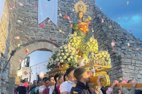 La Virgen de la Estrella ilumina Sabiote durante las Fiestas del Medievo