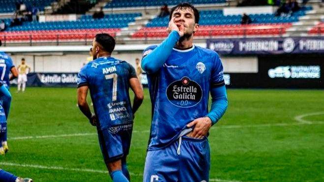 <i>Nacho Castillo celebra un gol la pasada temporada con el Ourense. / Ourense CF.</i>