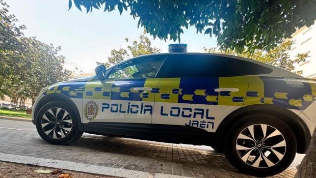 <i>Patrulla de la Policía Local de Jaén. / Ayuntamiento de Jaén. </i>