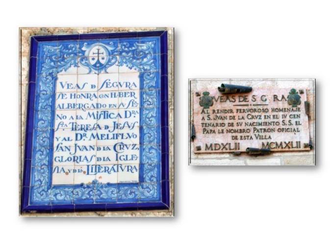 <i>Azulejo y placa en la fachada principal del monasterio.</i>