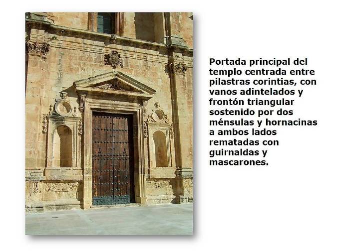 <i>Portada principal del templo.</i>