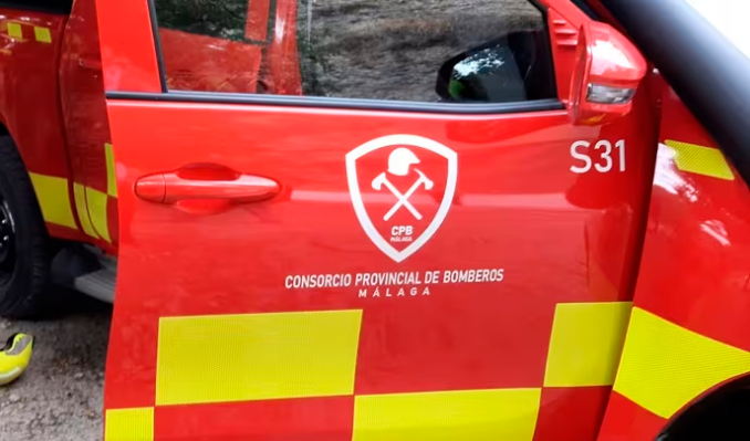 <i>Imagen de archivo de un vehículo de bomberos del Consorcio Provincial de Málaga. / E. Press</i>