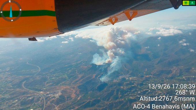 <i>Incendio en Benahavís (Málaga) / EMA 112 / Europa Press</i>
