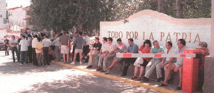 <i>Aspirantes para las plazas de la Guardia Civil. / Archivo histórico Diario JAÉN. </i>