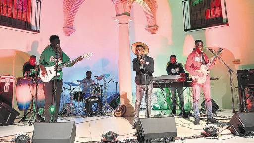 Sones africanos inundan los Baños Árabes