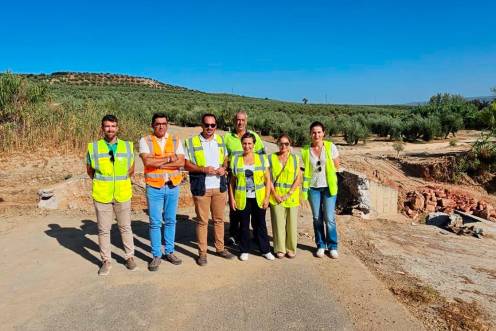 <i>Visita a las obras en el camino rural “De las Reyertas”. / Junta de Andalucía. </i>