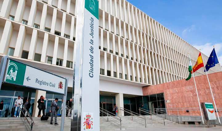 <i>Entrada a la Ciudad de la Justicia de Málaga, en imagen de archivo. </i>