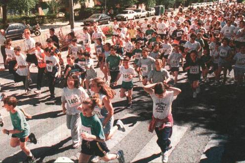 <i>Momento de la Carrera Popular “La Educación por el Deporte”. / Archivo histórico Diario JAÉN. </i>