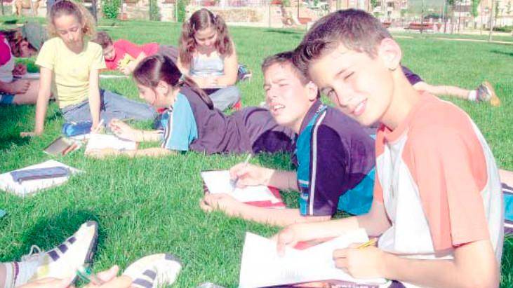 <i>Los alumnos en el Parque del Bulevar. / Archivo Histórico de Diario JAÉN.</i>
