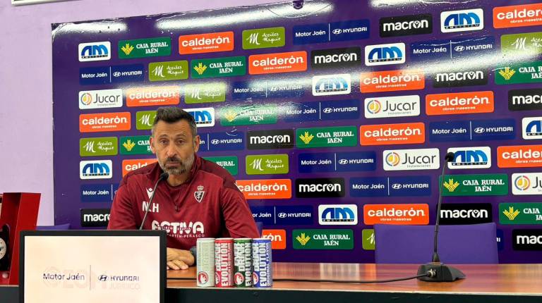 <i>Manuel Herrero, en rueda de prensa. / Álex Gómez / Diario JAÉN.</i>