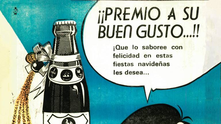 Con gafas y un reloj de pulsera