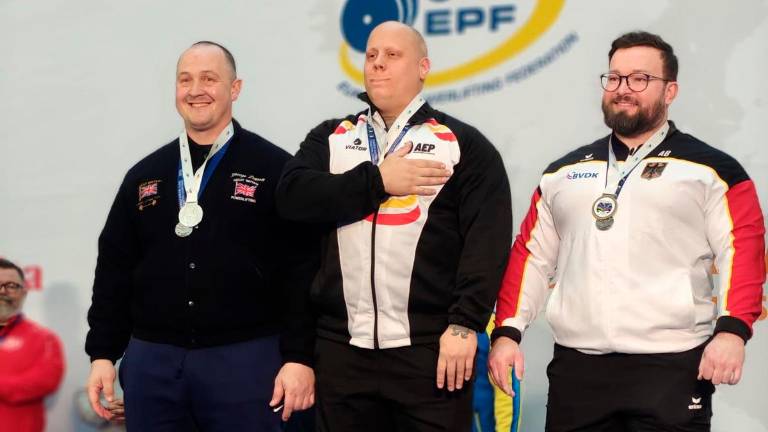 Rubén Martínez, en el centro, junto con el inglés Reece Smith y el alemán Alexander Brueck.