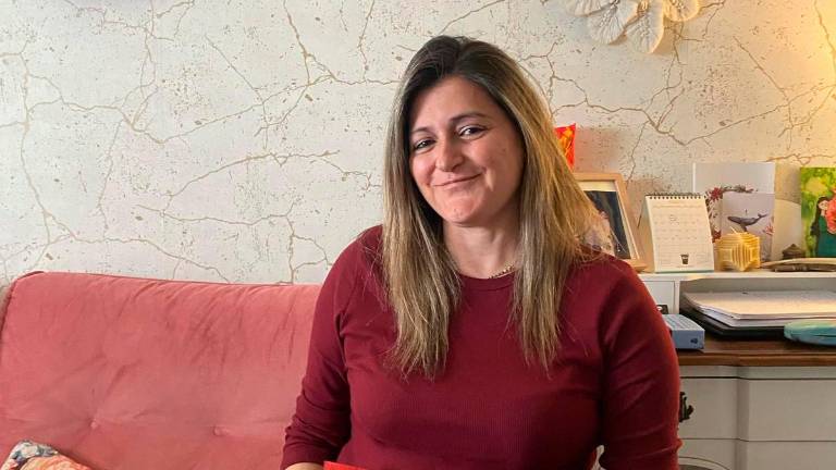 María José Gutiérrez Valdivia con su nueva novela “Ira”. 