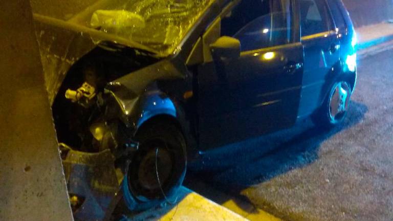 Un carolinense pierde la vida al chocar contra un túnel de la A-4