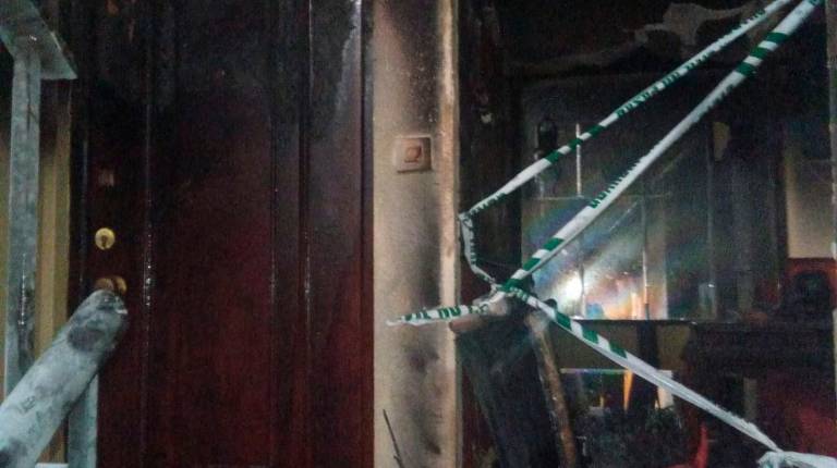 <i>Imagen de la vivienda quemada. / José Bueno / Diario JAÉN.</i>