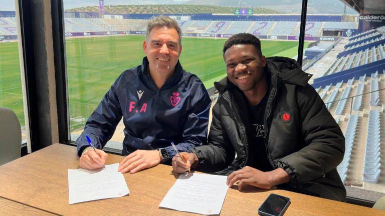 Sako amplía su contrato con el Real Jaén hasta 2028 y se marcha cedido al Martos CD