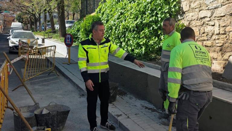 Reparado un muro en el barrio de Santa Isabel