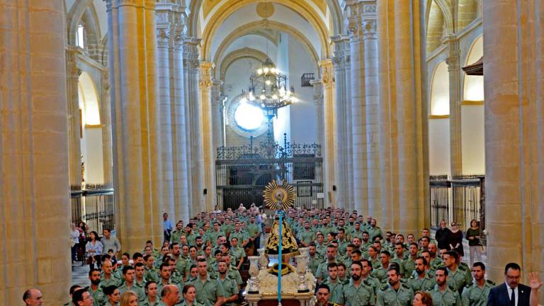 Alumnos de la Academia de la Guardia Civil ganan el Jubileo Avilista en la Catedral baezana