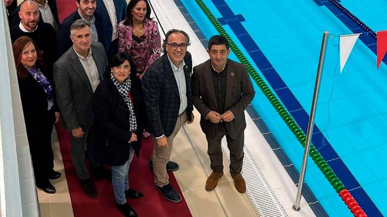 Torredelcampo estrena su piscina cubierta municipal “de primer nivel”