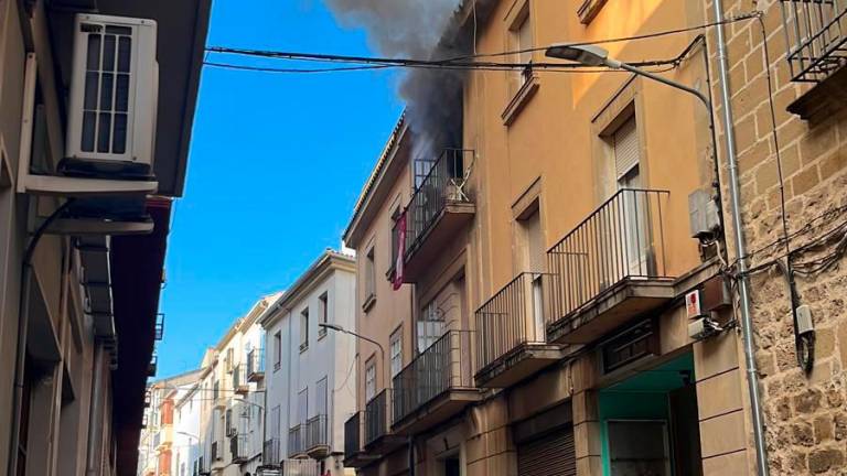 Aparatoso incendio en la calle Don Juan de Úbeda