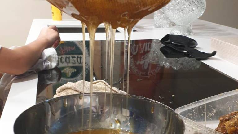 Alrededor de 120.000 abejas en un edificio en La Alcantarilla