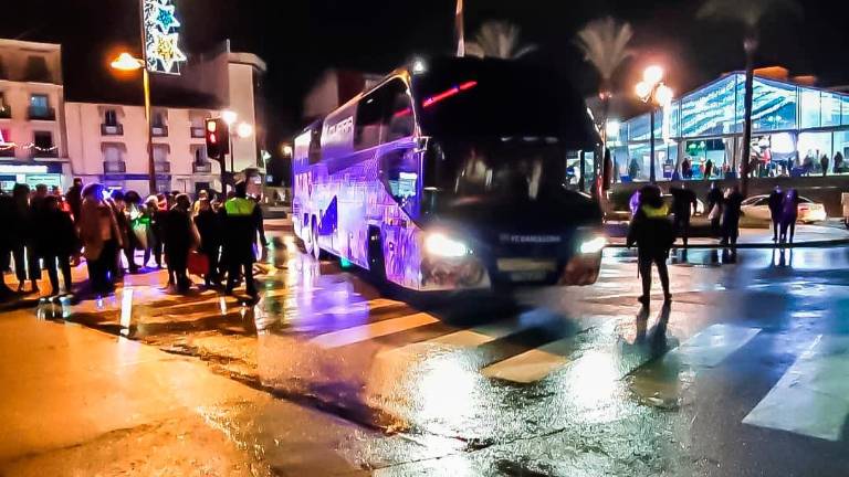 El autobús del Barça llega a Linares