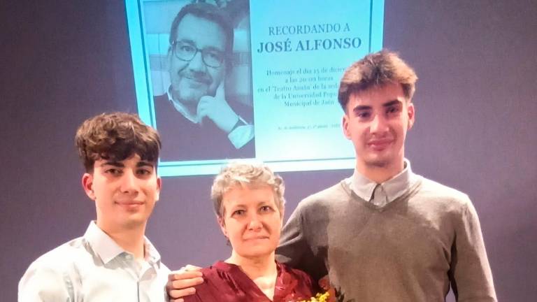 Emotivo homenaje al funcionario José Alfonso Parra