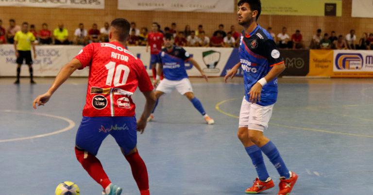 <span class=mln_uppercase_mln>partido</span><i>. Aitor Jiménez durante un lance del partido.</i>