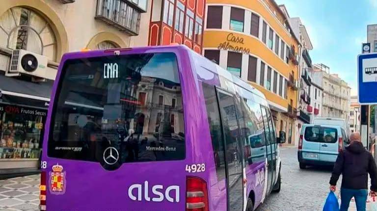 <i>Imagen de archivo de un autobús urbano de Jaén.</i>
