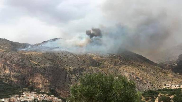 Incendio de Quesada: los medios aéreos se retiran, pero continúa la labor terrestre