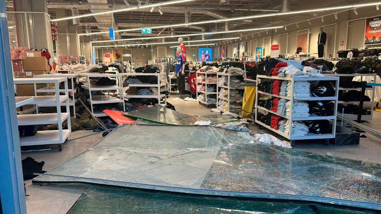 Suma y sigue: Nueva incidencia en el centro comercial Jaén Plaza