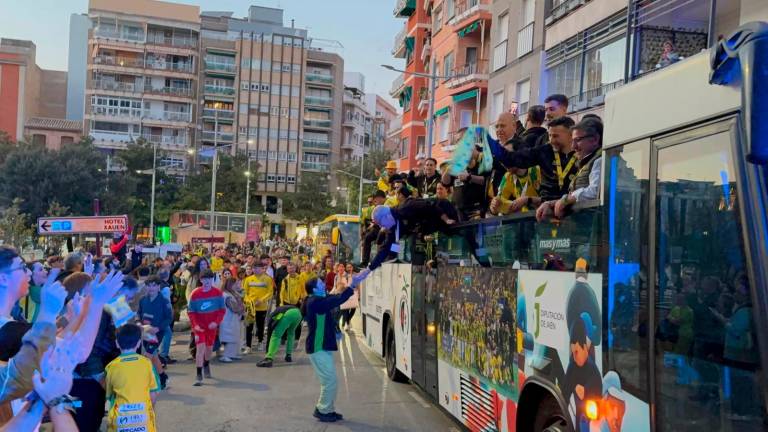 Jaén Paraíso Interior: Los campeones de la Copa de España se dan un baño de masas en la ciudad