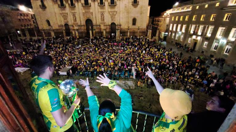 La ciudad honra a los tetracampeones de la Copa de España