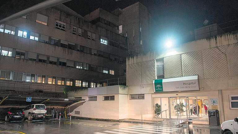 Herido grave un antenista al caer de un tejado en Baeza