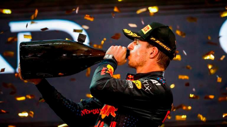 Verstappen se hace con su primer Mundial en un campeonato que pasará a la historia de la F1