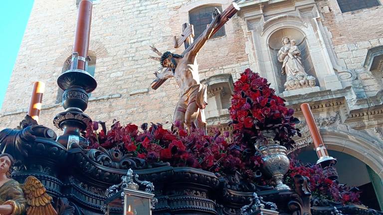 La Tuna Universitaria de Jaén vuelve a cantarle a su Virgen de las Lágrimas