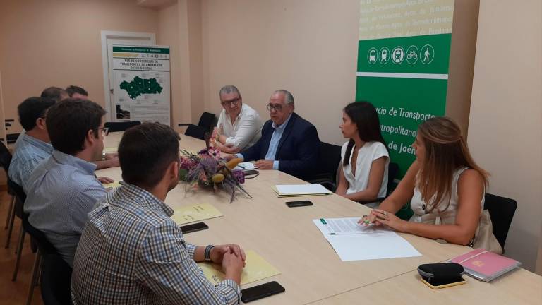 Más autobuses para acercar San Lucas a 26 municipios